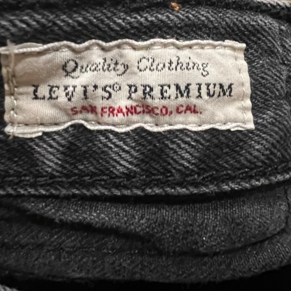 Levi’s premium black denim frayed shorts sz 34 - Picture 3 of 6